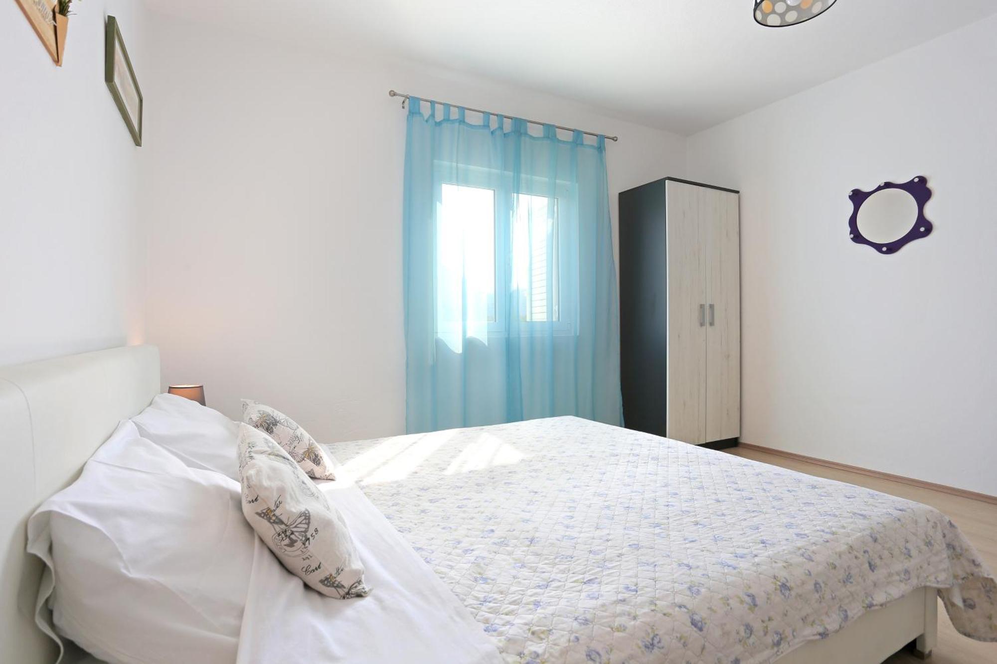 Seaside Holiday House Poljica, Trogir - 5161 Marina Bilik gambar