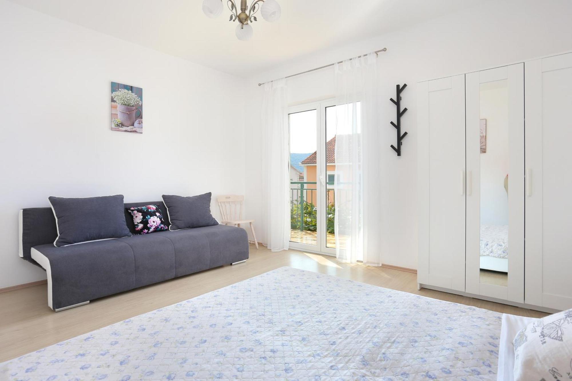 Seaside Holiday House Poljica, Trogir - 5161 Marina Bilik gambar