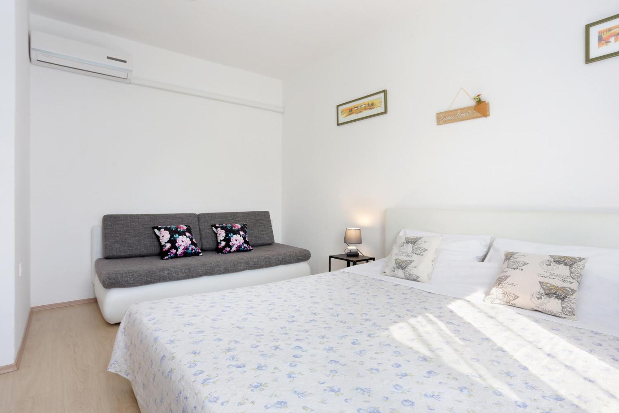 Seaside Holiday House Poljica, Trogir - 5161 Marina Bilik gambar